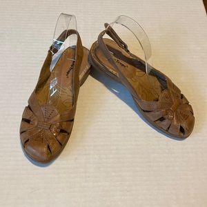 BareTraps Tan Dachelle Leather-Upper Slingback Sandal